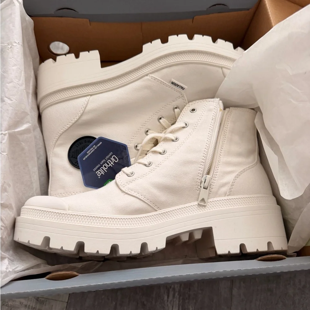 Palladium Women's Twill White Canvas Lug-Sole Boot NWB - Picture 4 of 10